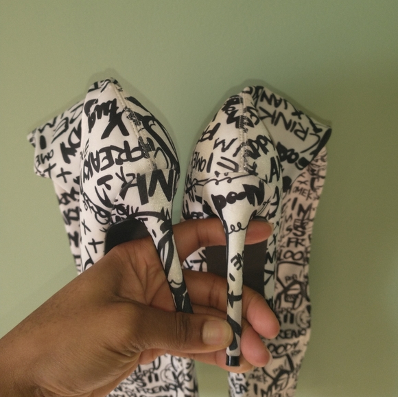 Women's Gisele white graffiti Liliana knee boots - Picture 10 of 13